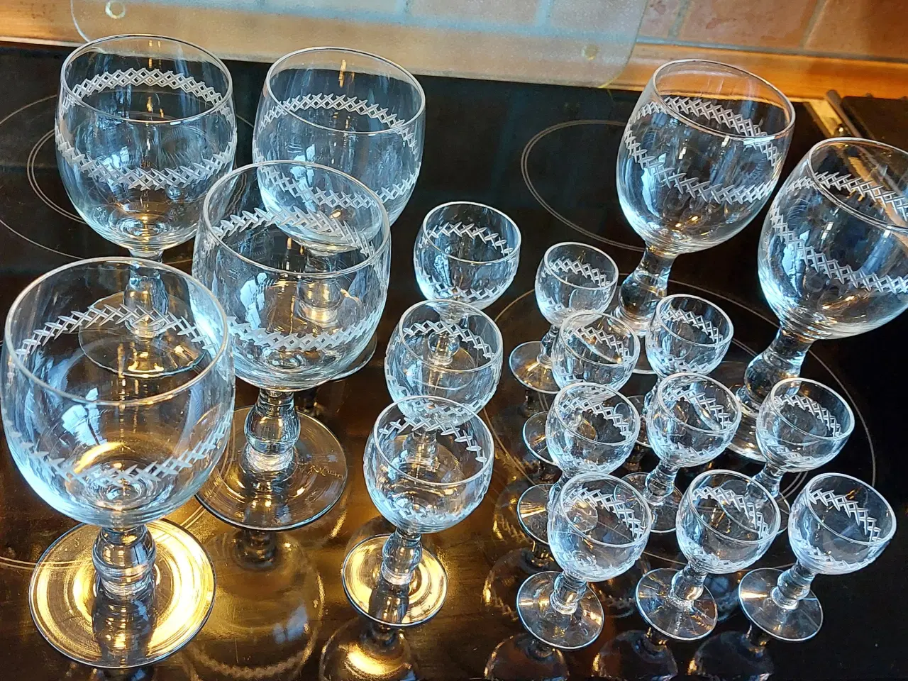 Billede 3 - KRYDSSLEBNE - snaps - port - og rødvin glas  - 