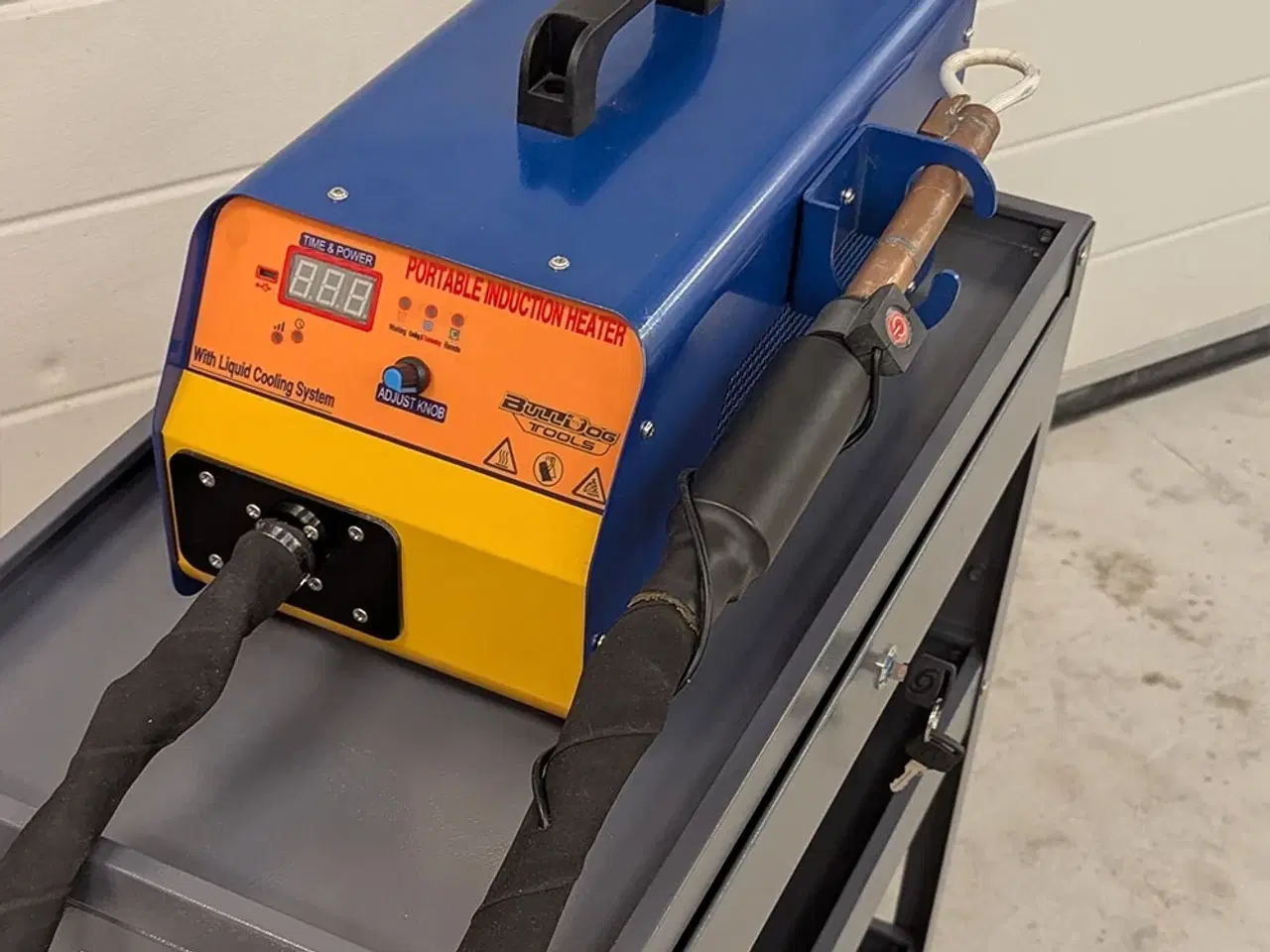 Billede 2 - Tilbud - Induktionsvarmer Super kraftig 3.5kw model fra bulldog Vandkølet nu GRATIS værkstedsvogn