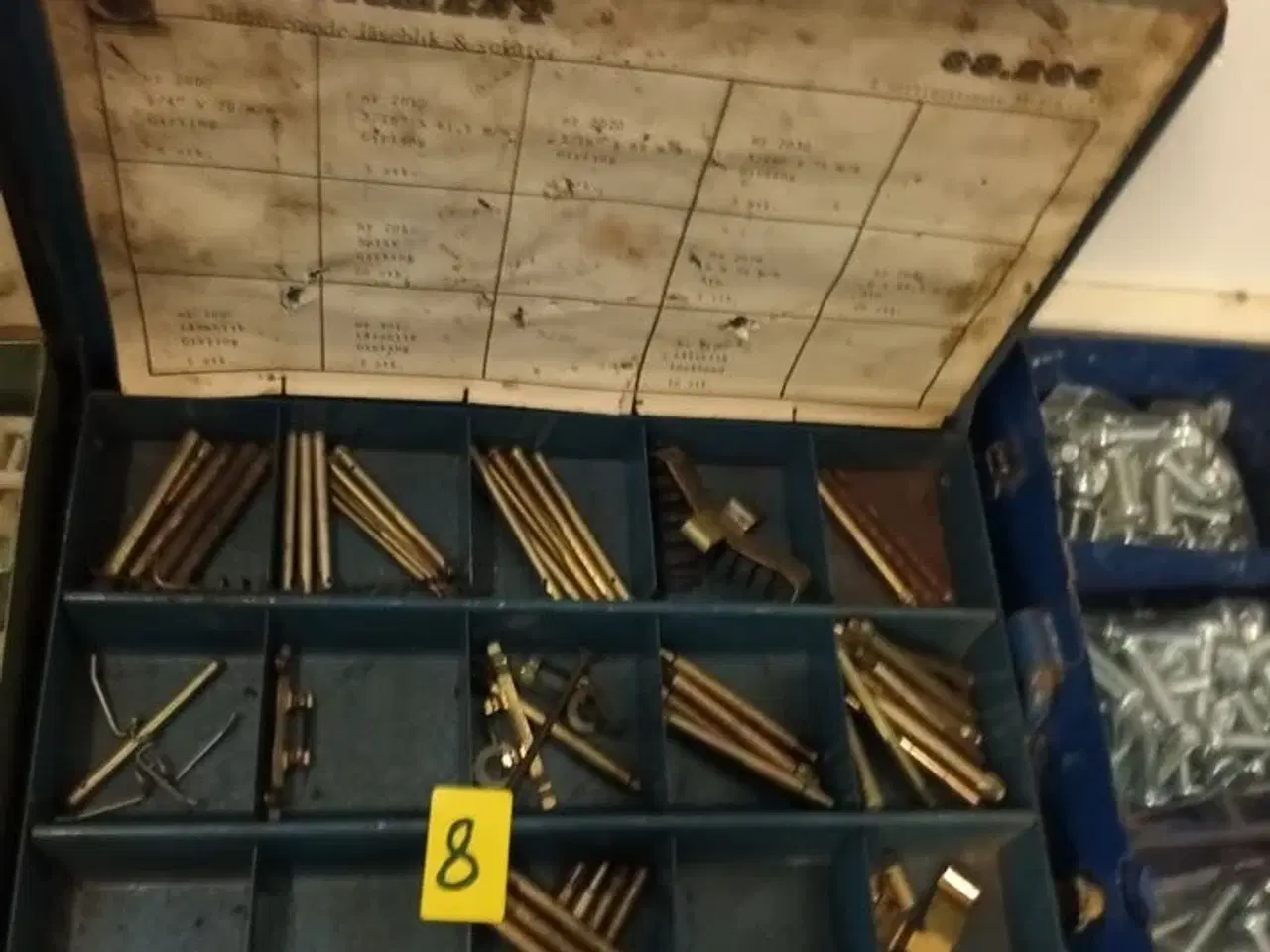 Billede 3 - Sortimentskasser med bla. Bremsedele og clips til ældre biler, skruer og møtrikker
