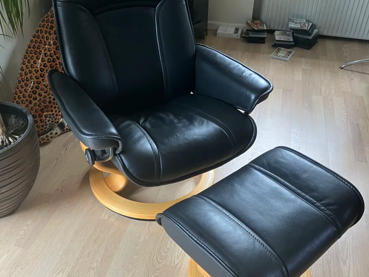 Billede 8 - Stressless stol med fodskammel