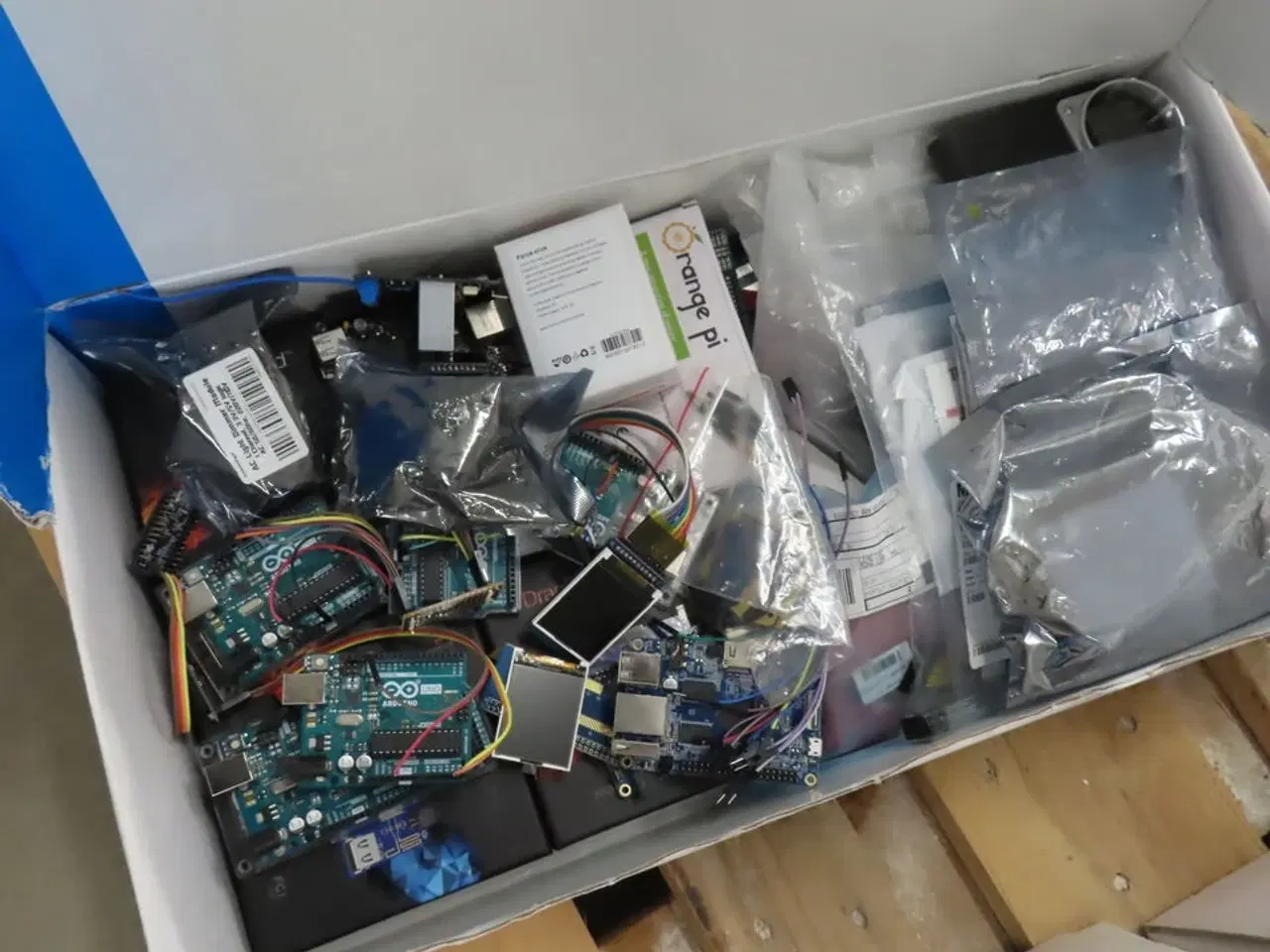 Billede 8 - 5 Kasser computerdele bl.a. RASPBERRY PI
