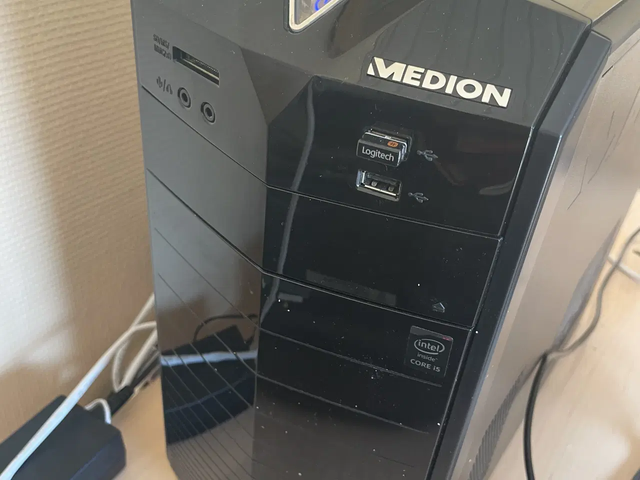 Billede 1 - Stationær pc med 24” B&O skærm, mus og tastatur