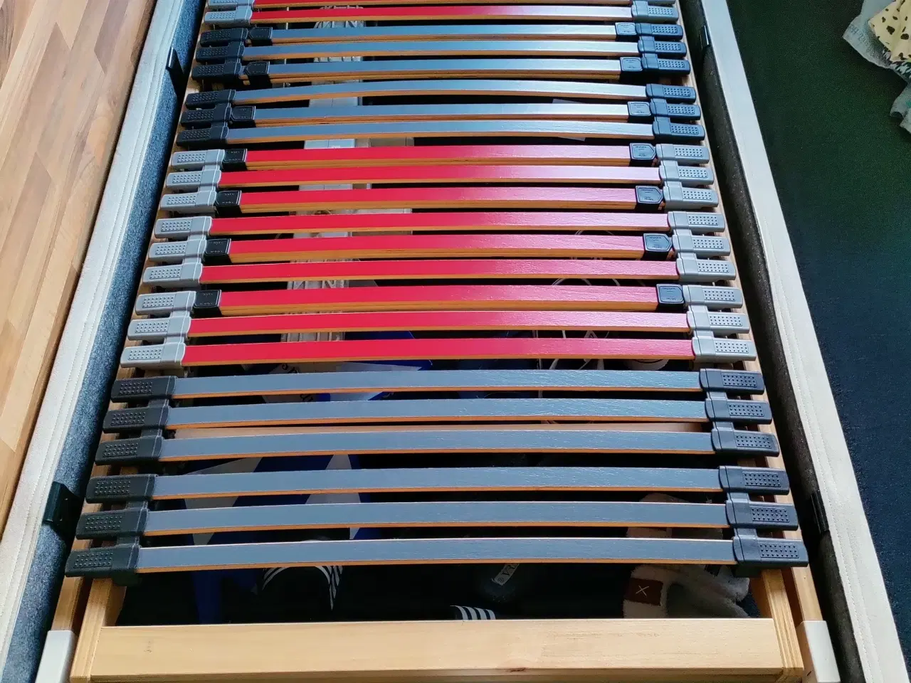 Billede 3 - Elevationsseng med ny madras