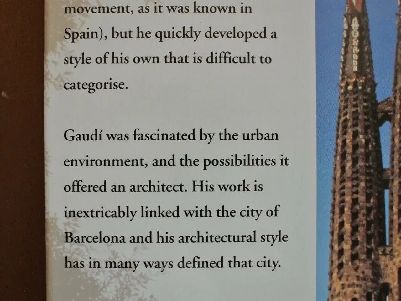 Billede 5 - essential gaudi, by john gill, emne: arkitektur