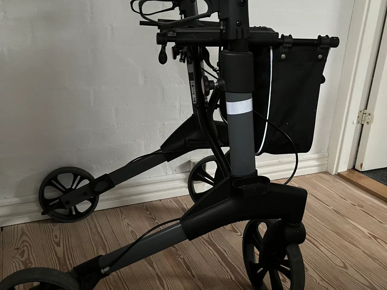 Billede 1 - Rollator sælges 400kr