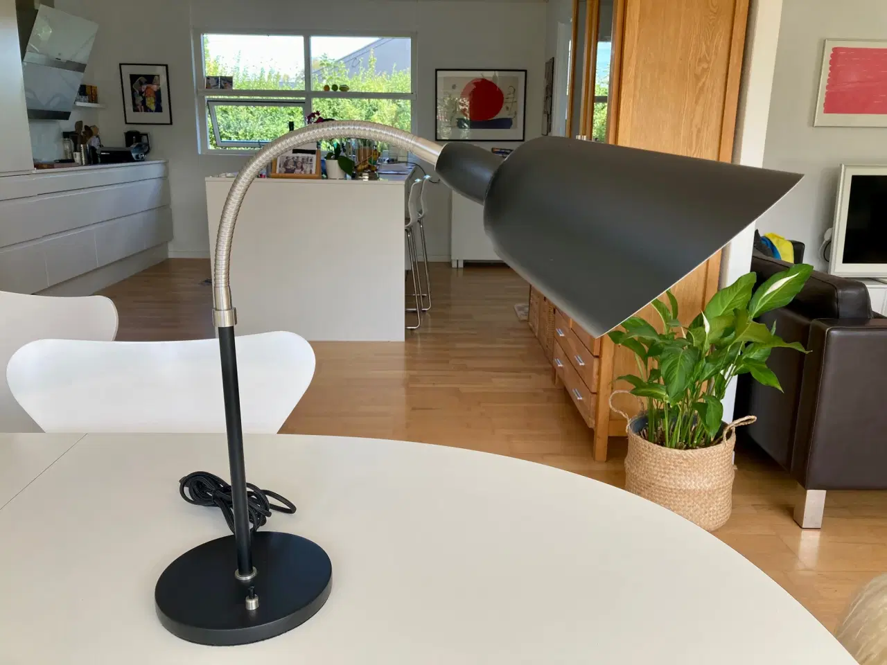 Billede 1 - Arne Jacobsen bordlampe - AJ8 