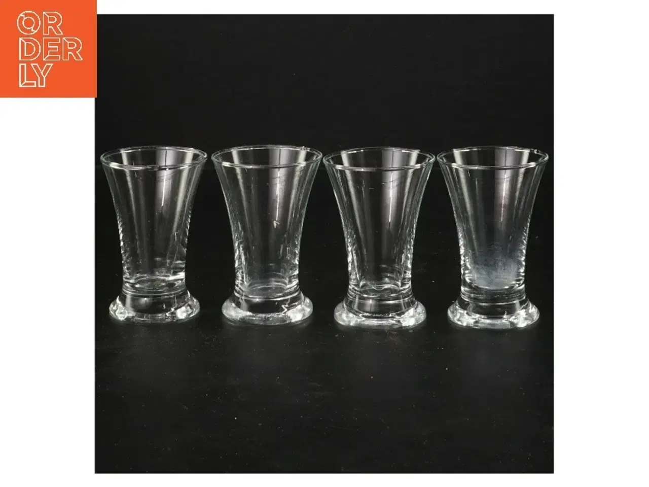 Billede 1 - Sæt med fire små glas (str. 8 cm)