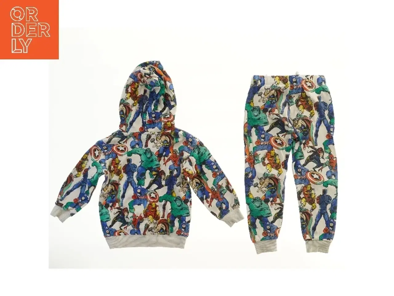 Billede 1 - Marvel børnetøj sæt fra H&M (str. 110)