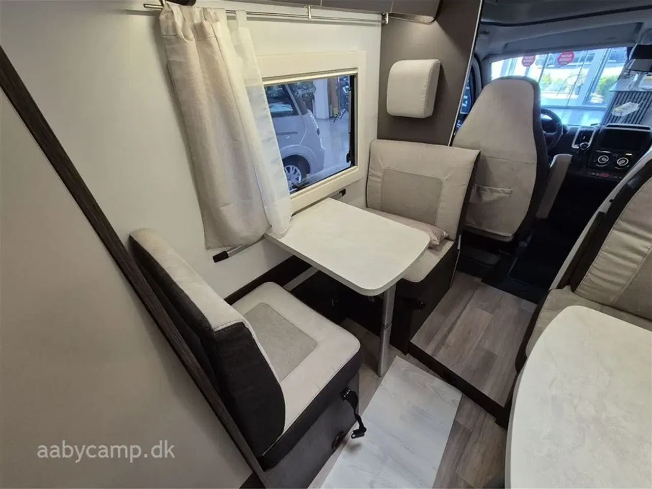 Billede 10 - 2021 - Benimar Sport 323 NK   Den Perfekte Familie camper. NK pakke. automatgear. solceller. 2x lithium batteri. 2000w inverter. Bemærk kun 20,000 Km !!!!