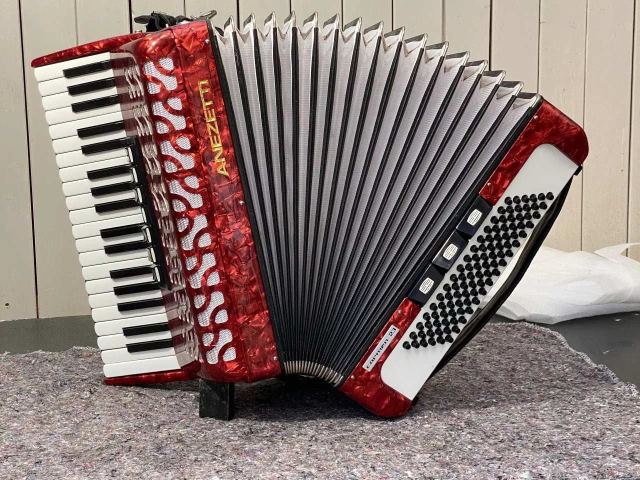 Billede 5 - ANEZETTI harmonika – 37 tangenter – flot blodrød