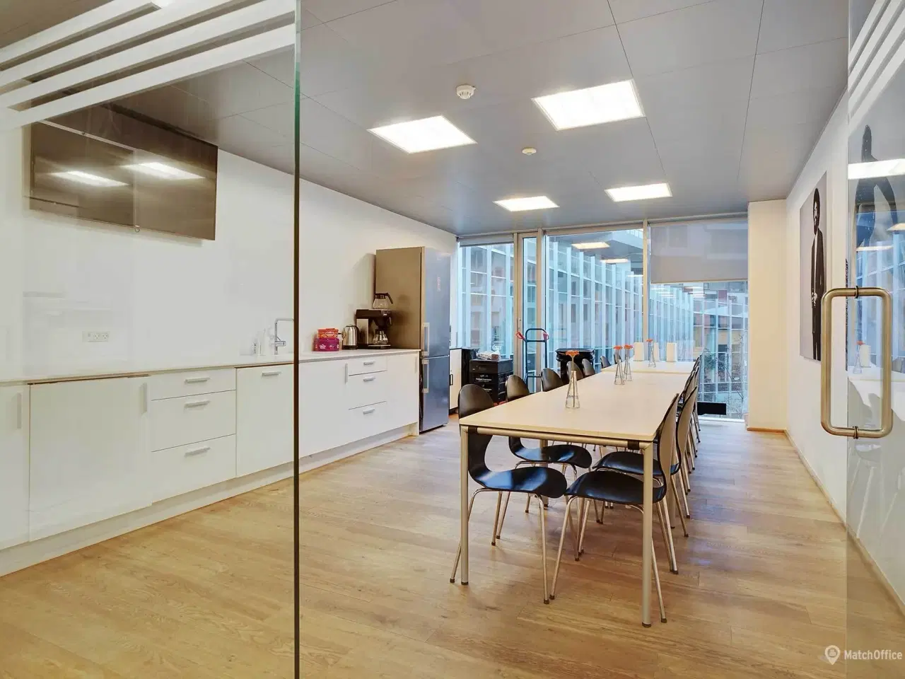 Billede 4 - Indbydende kontorlejemål i det prisvindende 8TALLET - tæt på metro og motorvejsnettet.