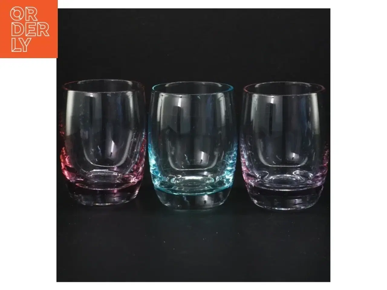 Billede 1 - Små drikkeglas i sæt af 3 (str. 9 cm. 3 styk)