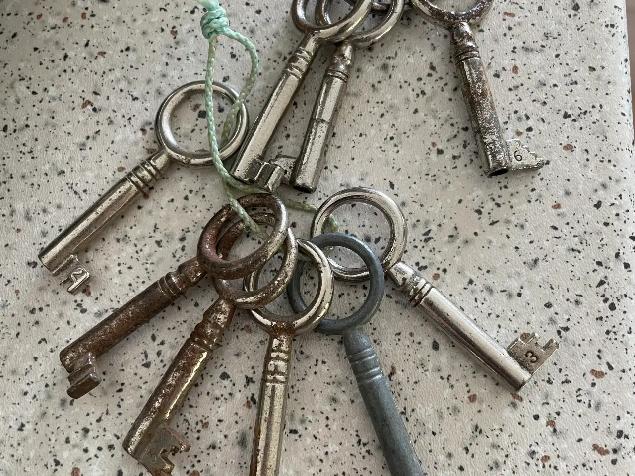 Billede 1 - Forskellige nøgler