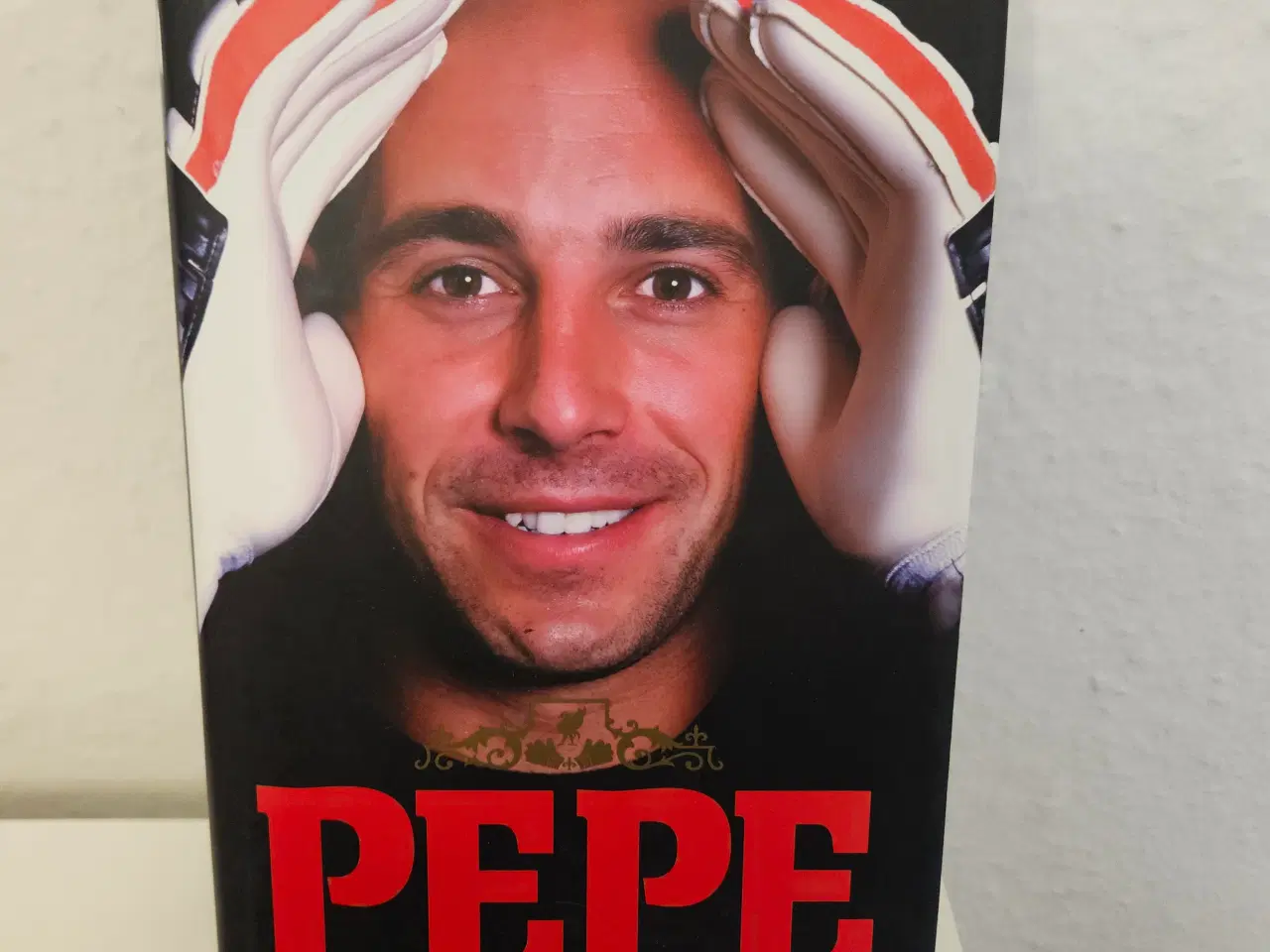 Billede 1 - Bog om Pepe på engelsk 
