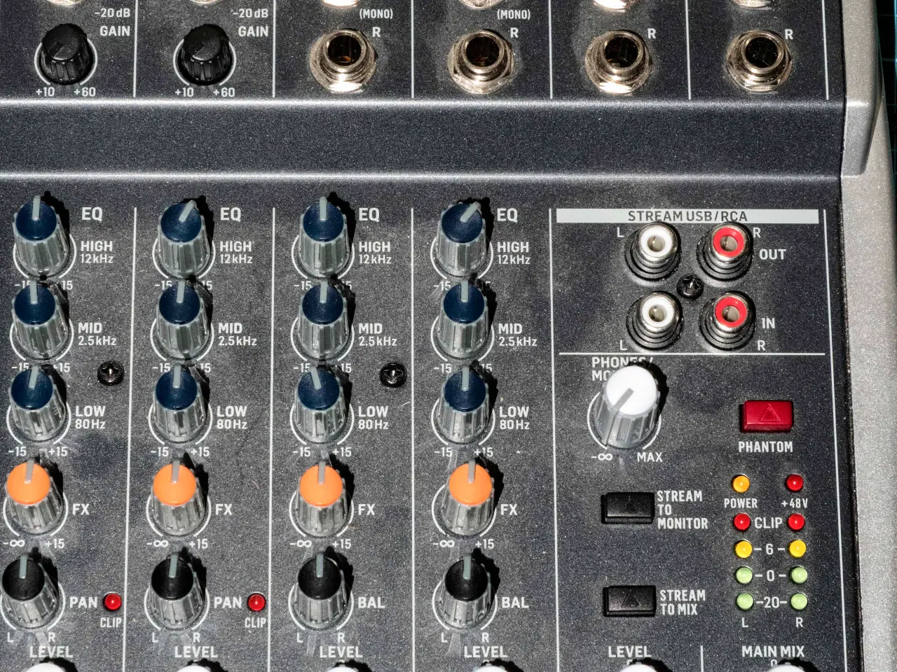 Billede 3 - Mixer - Behringer XENUX802S. Med strømadaptor.