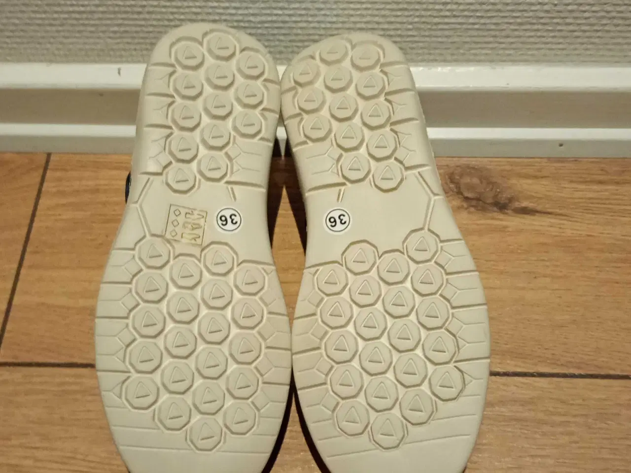 Billede 2 - Damesandaler, 5TH AVENUE, str. 36. Aldrig brugt.