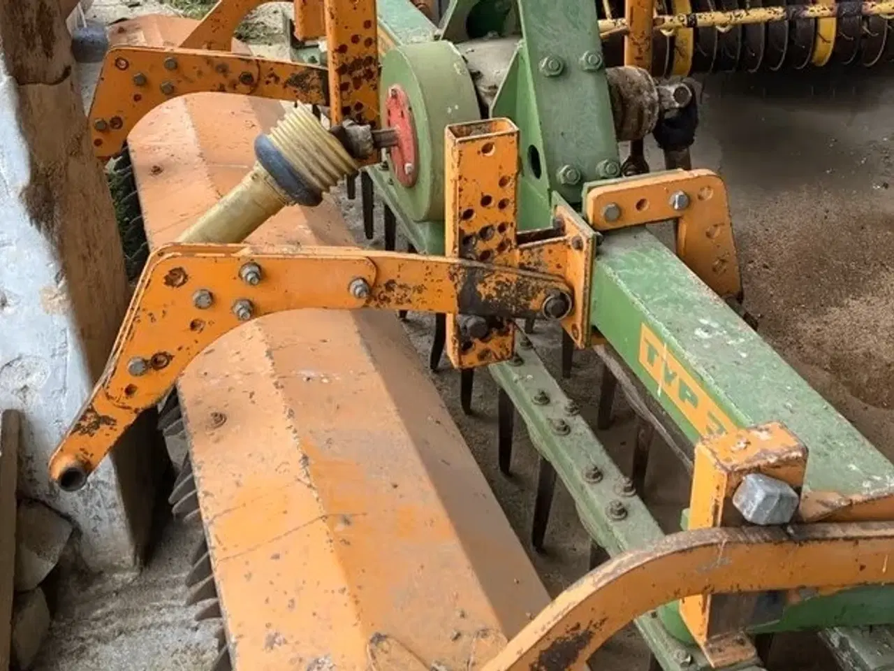 Billede 2 - Amazone Pendulharve m. ophæng for majssåmaskine