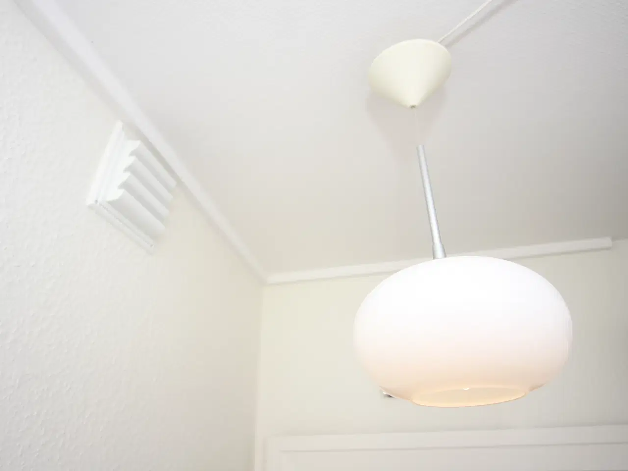 Billede 3 - Flot loftlampe i glas (skal ses)