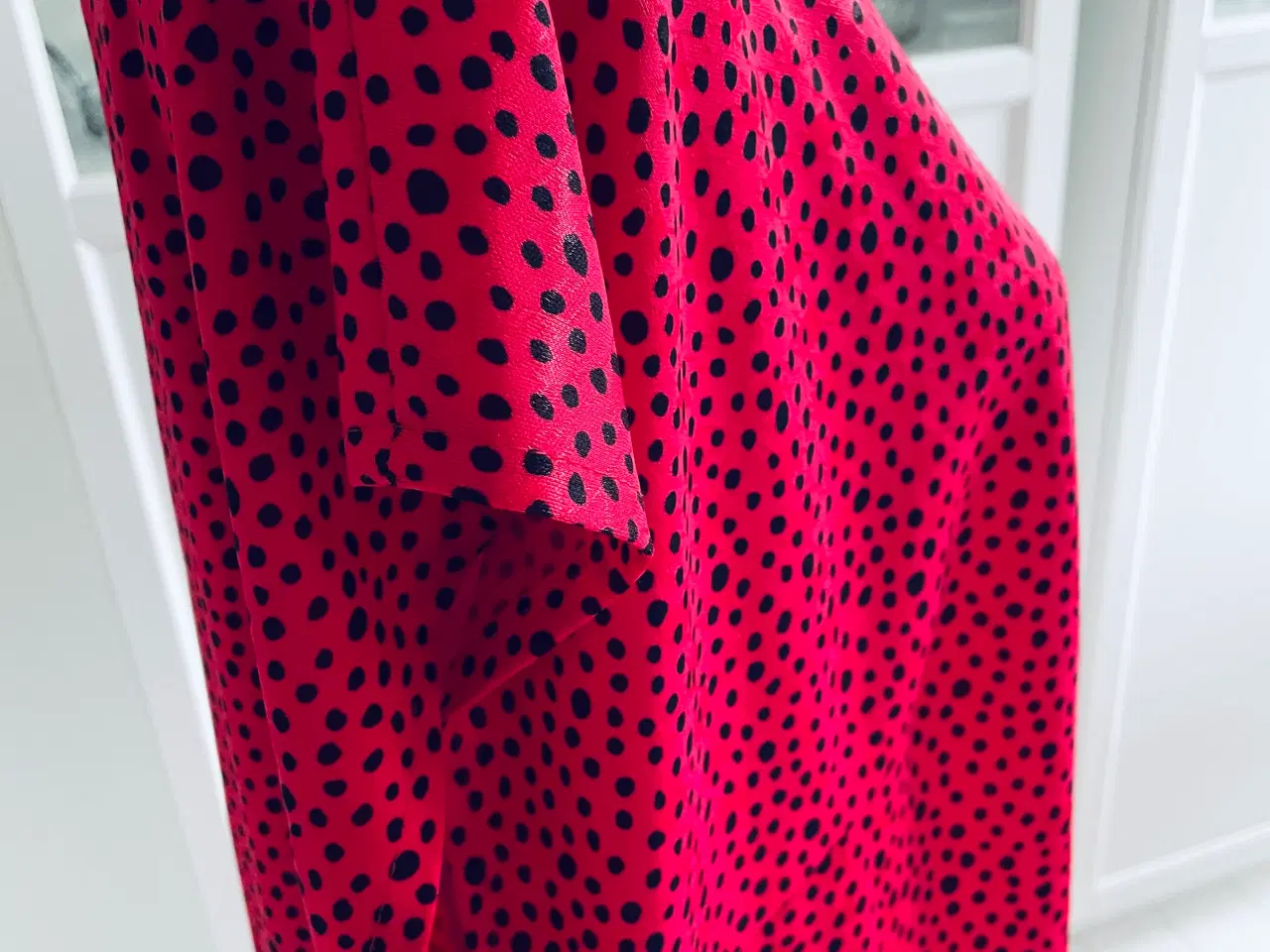 Billede 9 - + size kjole fra Paige made in England