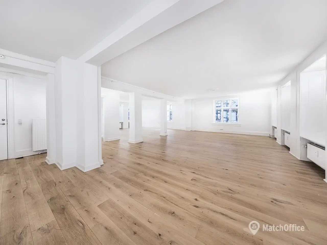 Billede 1 - Kontorlokale i hyggelige Sankt Annæ Passage