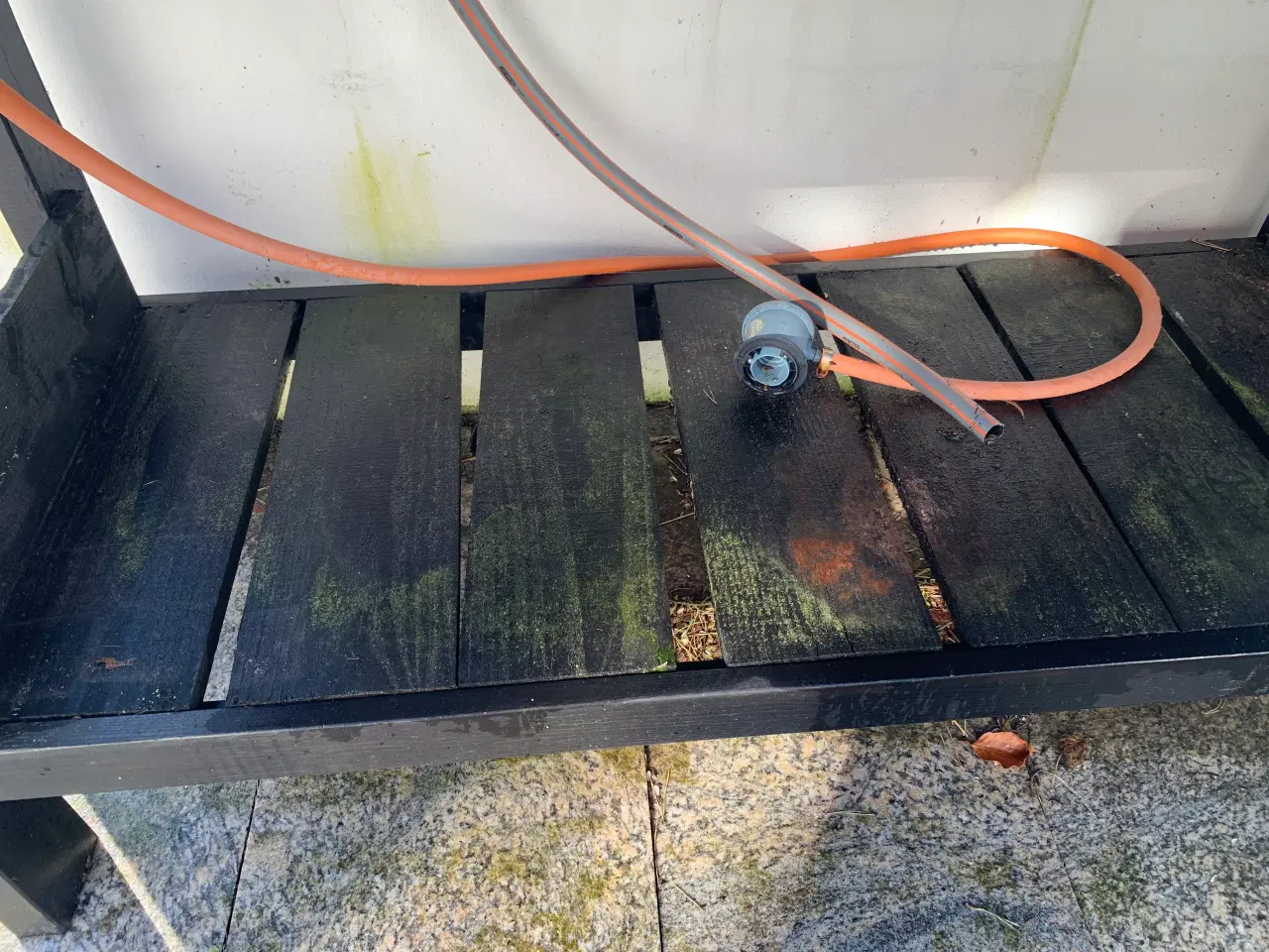 Billede 10 - 2 Ude - køkkenborde med granit bordplader