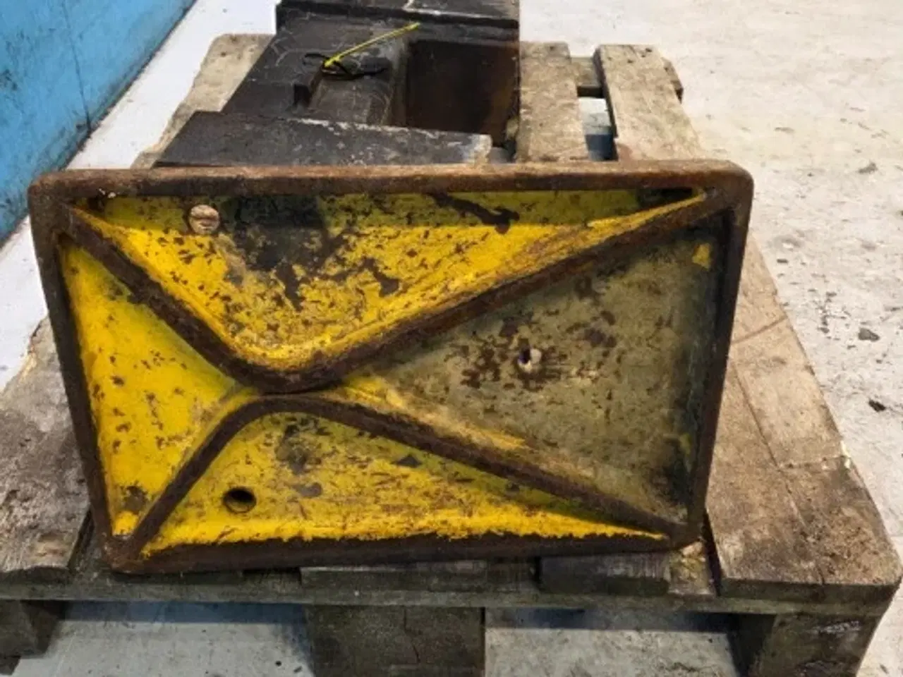 Billede 15 - New Holland LB110 Støtteben 85818850