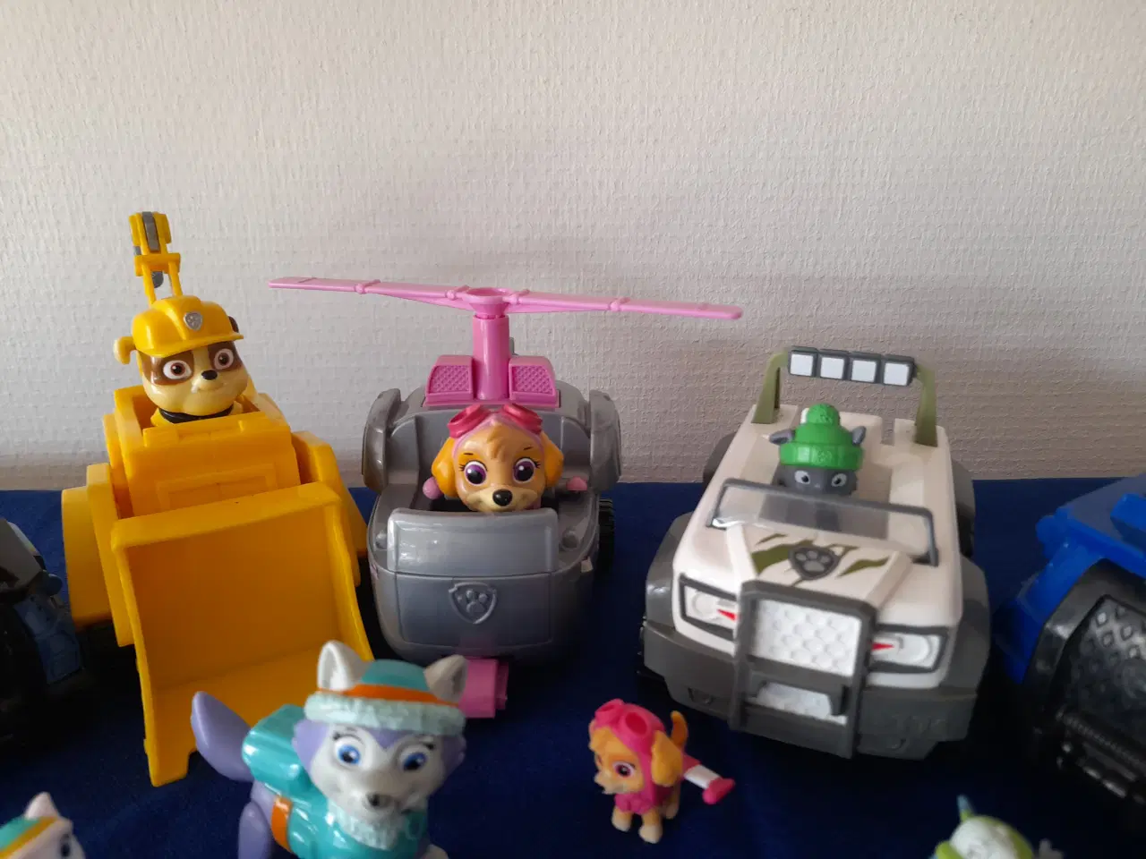 Billede 5 - Paw Patrol køretøjer & figurer.