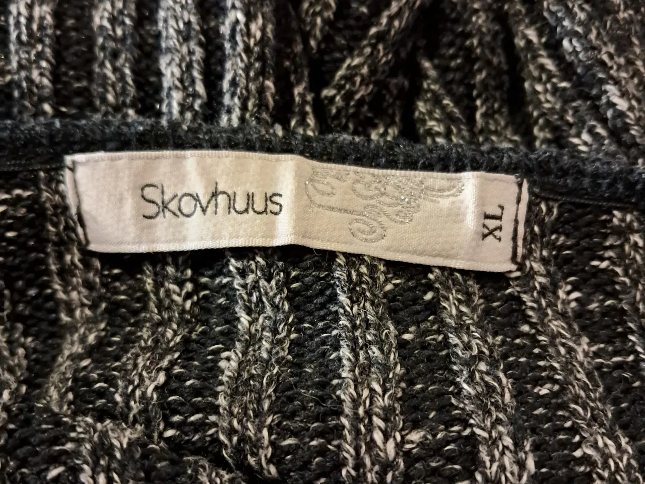 Billede 5 - Skovhuus str. XL bluse