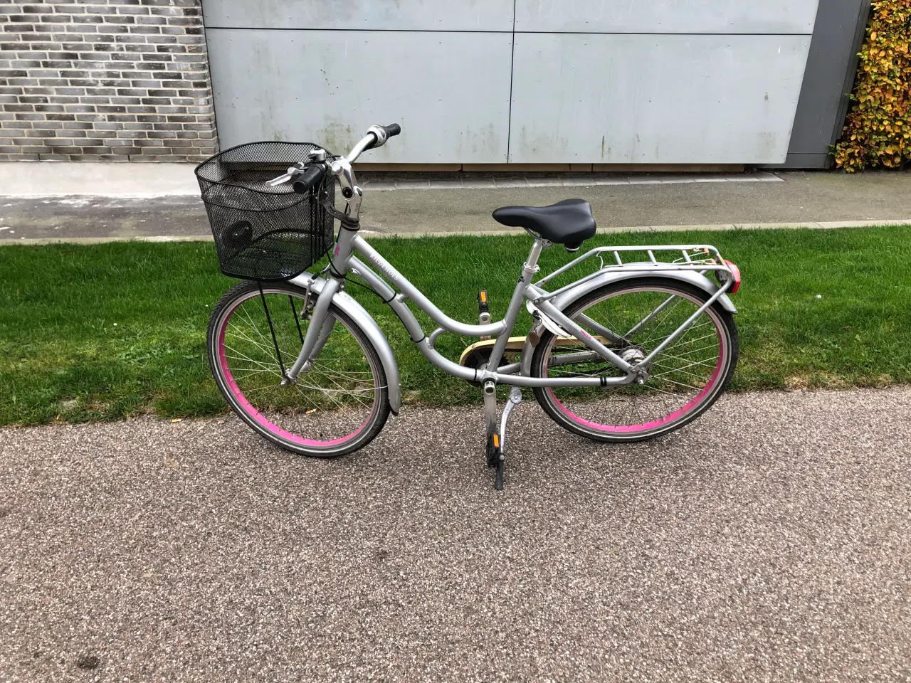 Billede 1 - Pigecykel med 7 gear