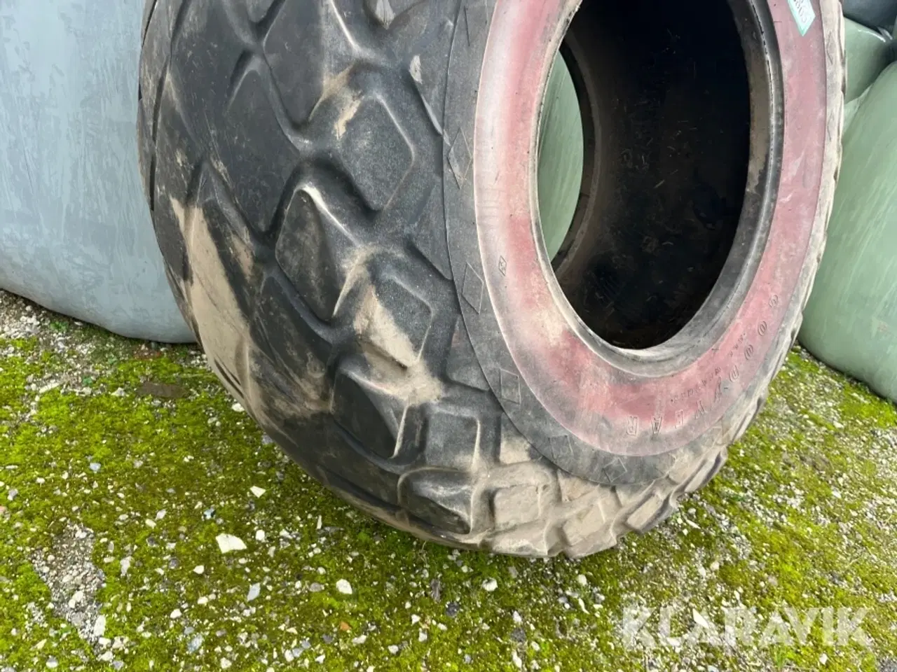 Billede 9 - Dæk Goodyear All weather til gødningspreder