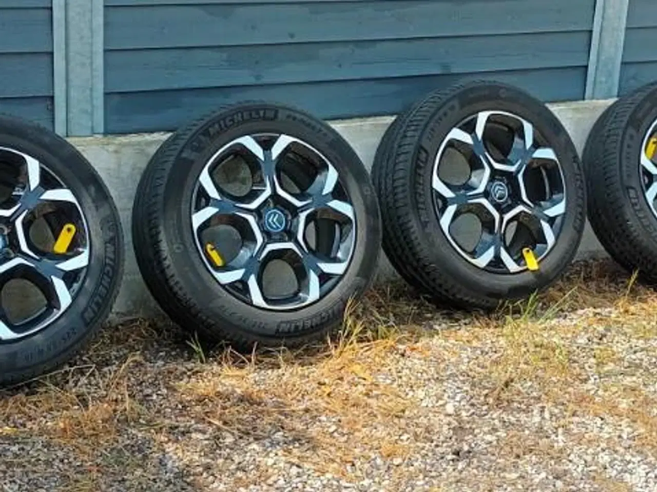 Billede 1 - Citroen fælge med dæk