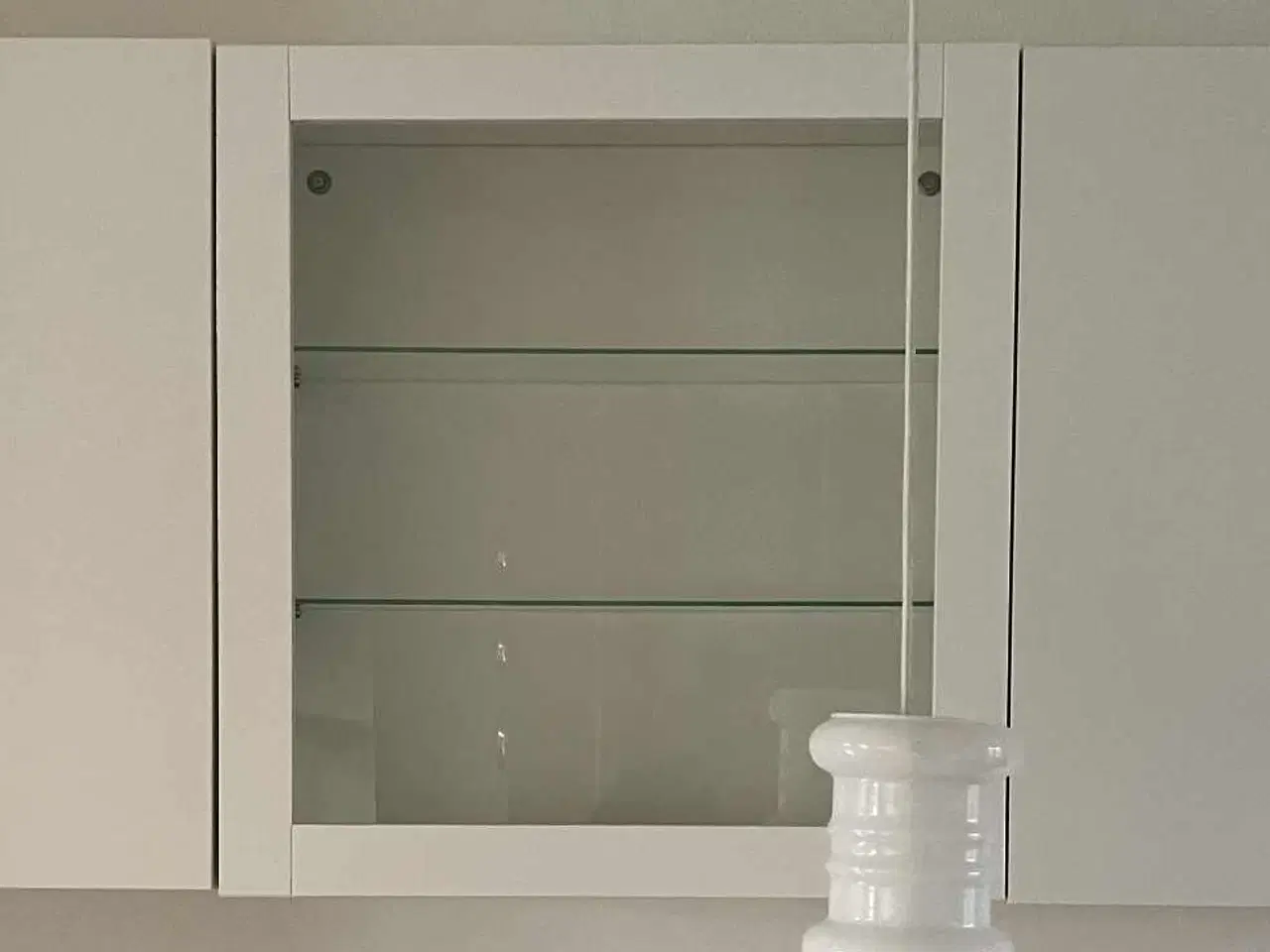 Billede 1 - Bestå skabe 