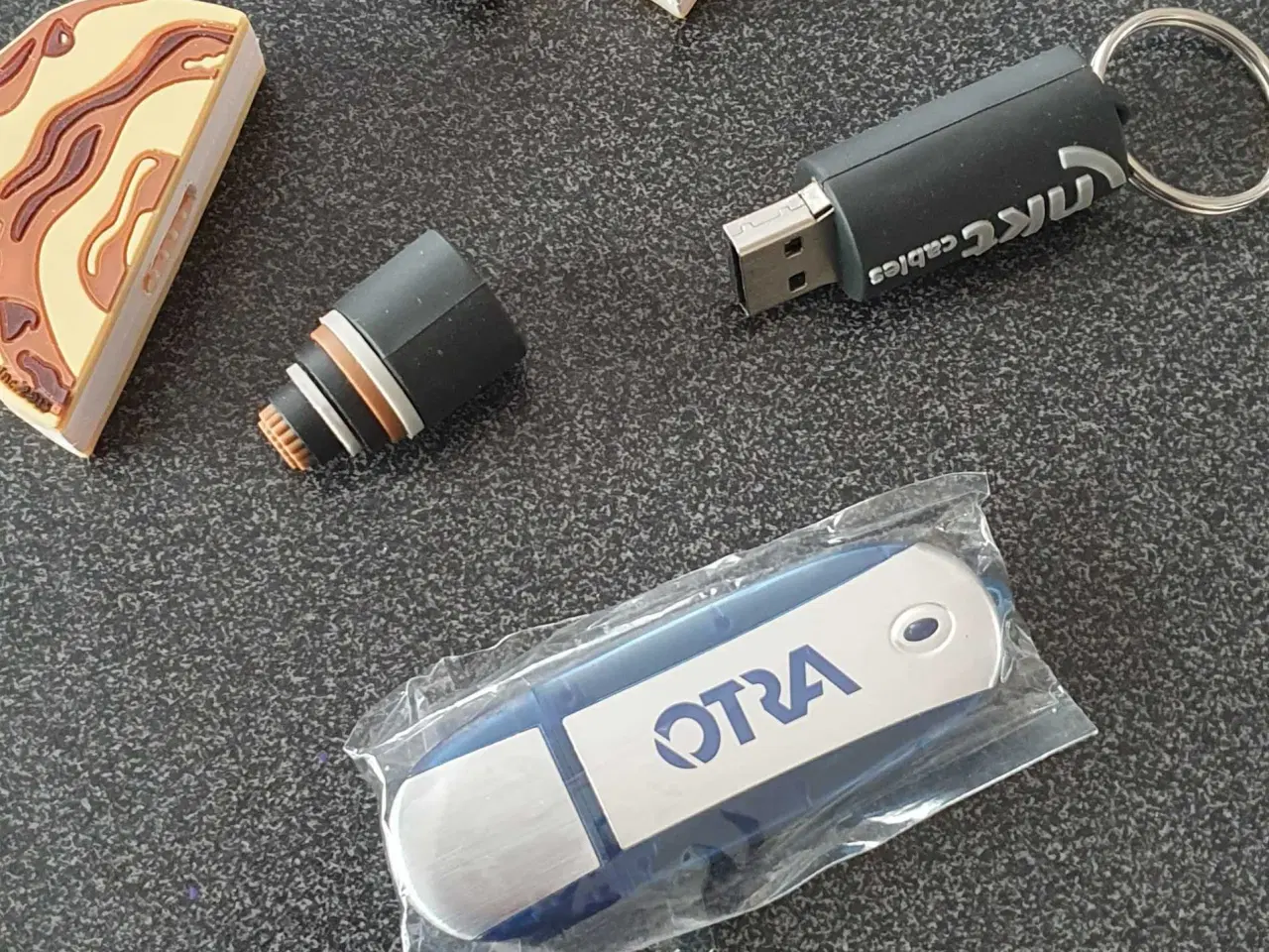 Billede 2 - Firma USB stik  merchandise. 