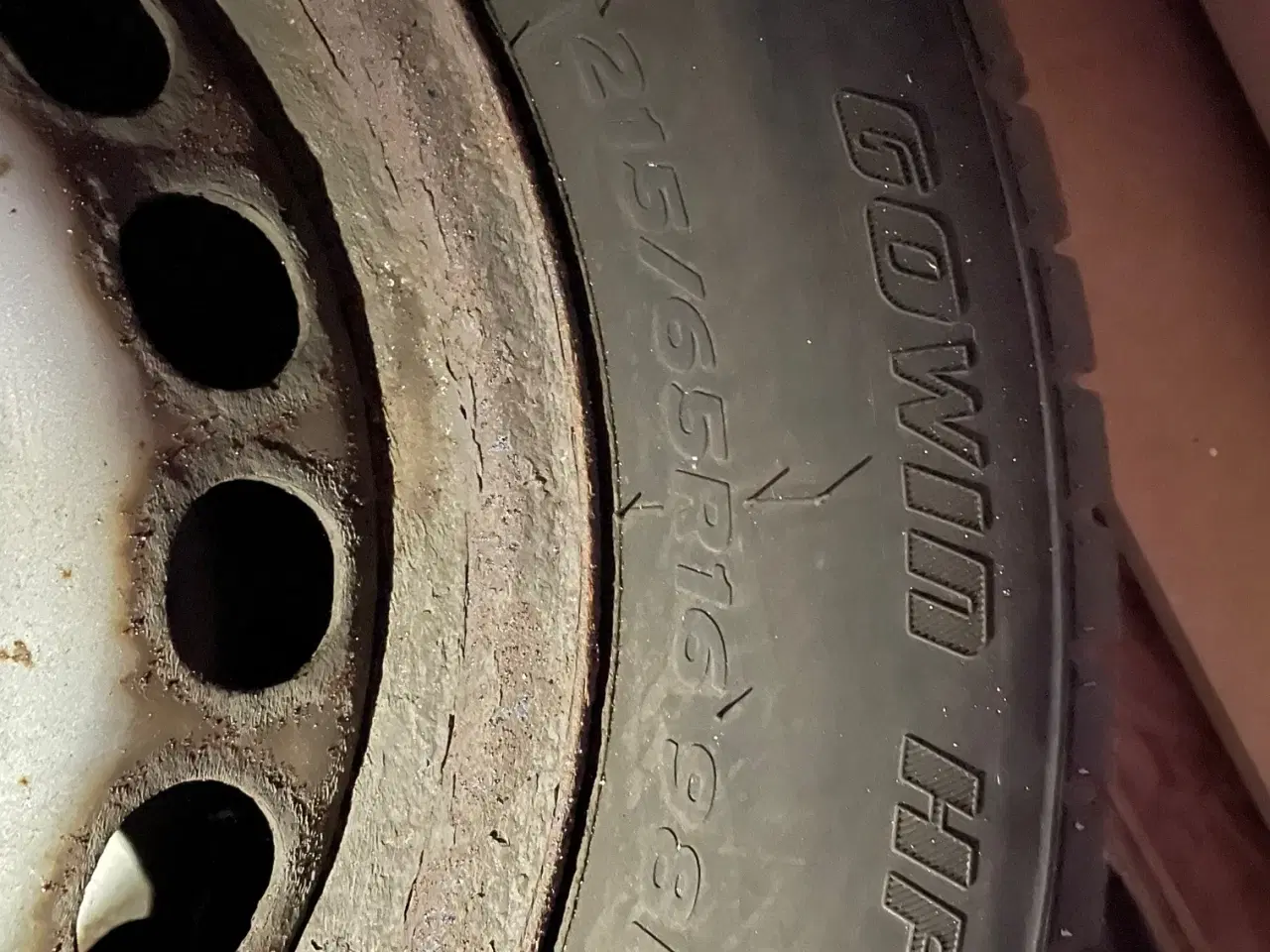 Billede 3 - Næsten nye 215/65R16 Fortuna vinterdæk sælges