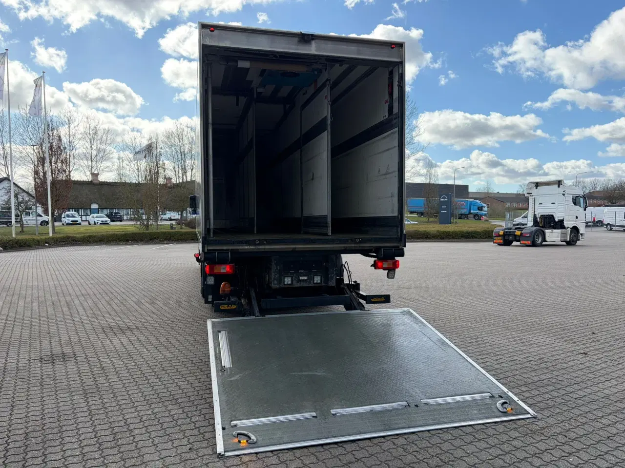 Billede 6 - Volvo FM330, Køle