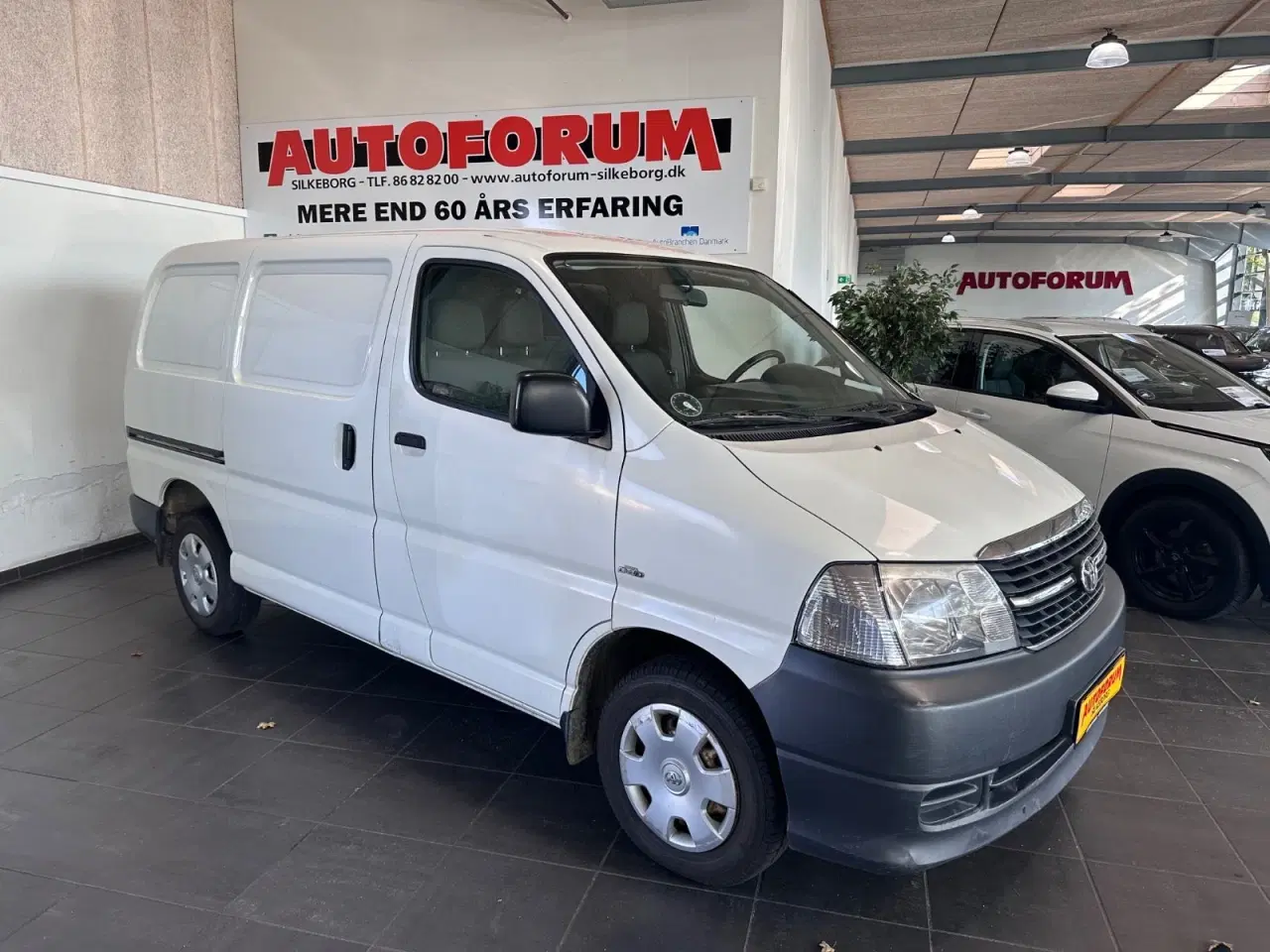 Billede 1 - Toyota HiAce 2,5 D-4D 95 Komfort kort