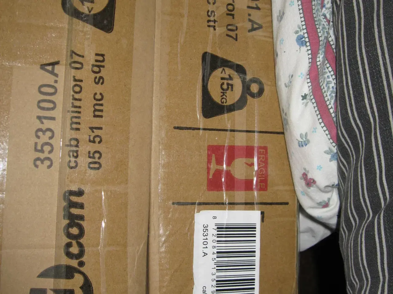 Billede 4 - Badeværelsesskab med spejl + LED-lys 50x13x70 cm