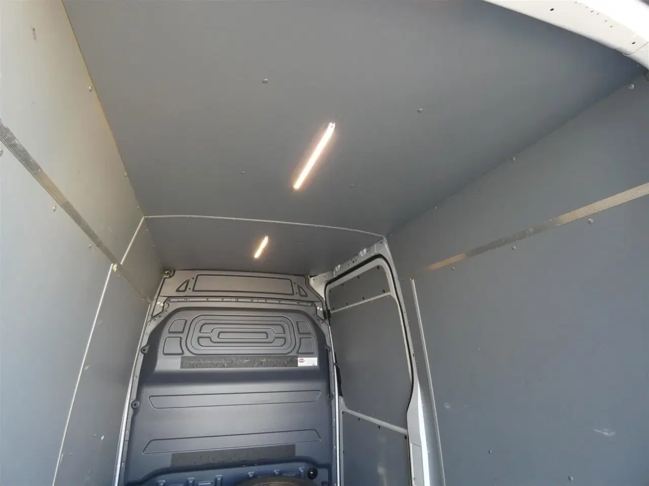 Billede 9 - Mercedes-Benz Sprinter 316 2,1 CDI A2 H2 RWD 163HK Van Aut.