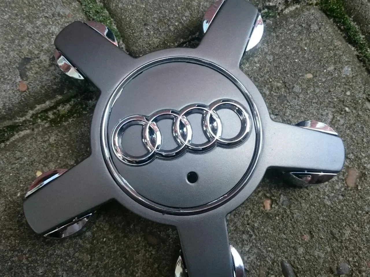 Billede 1 - Nye Audi navkapsler