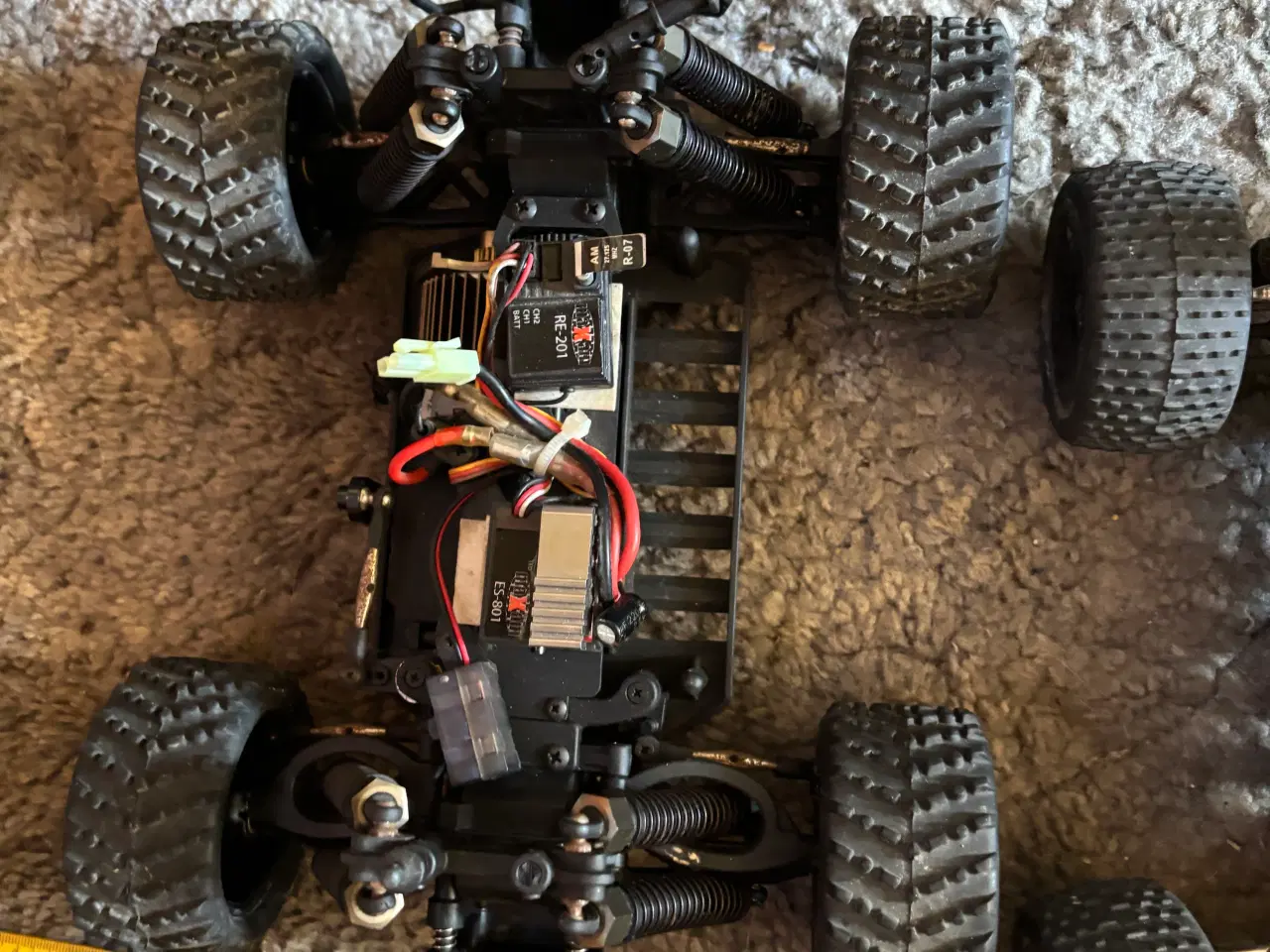 Billede 7 - 6 chassis med dele til fjernstyret biler sælges sa