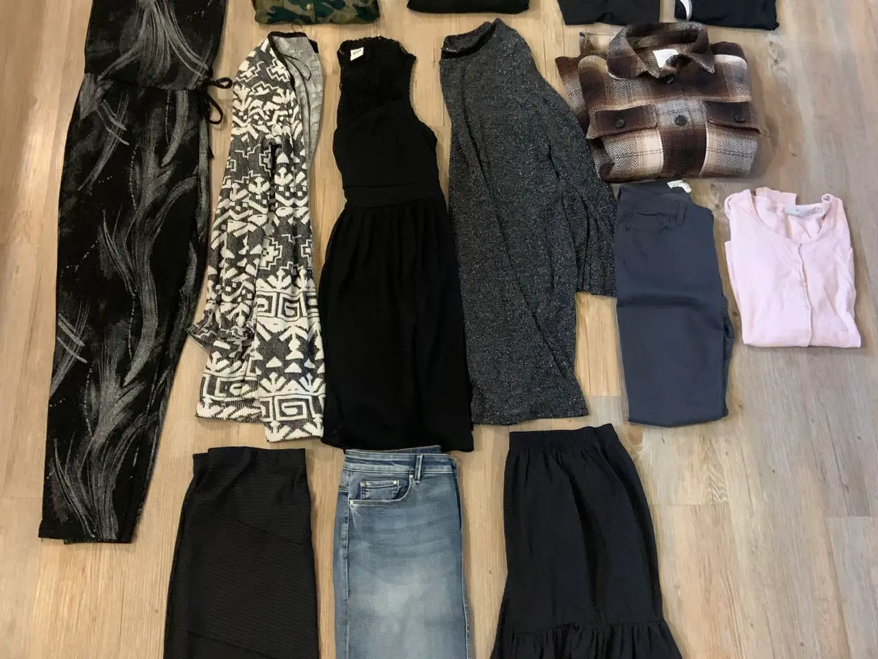 Billede 1 - Dametøj str. L