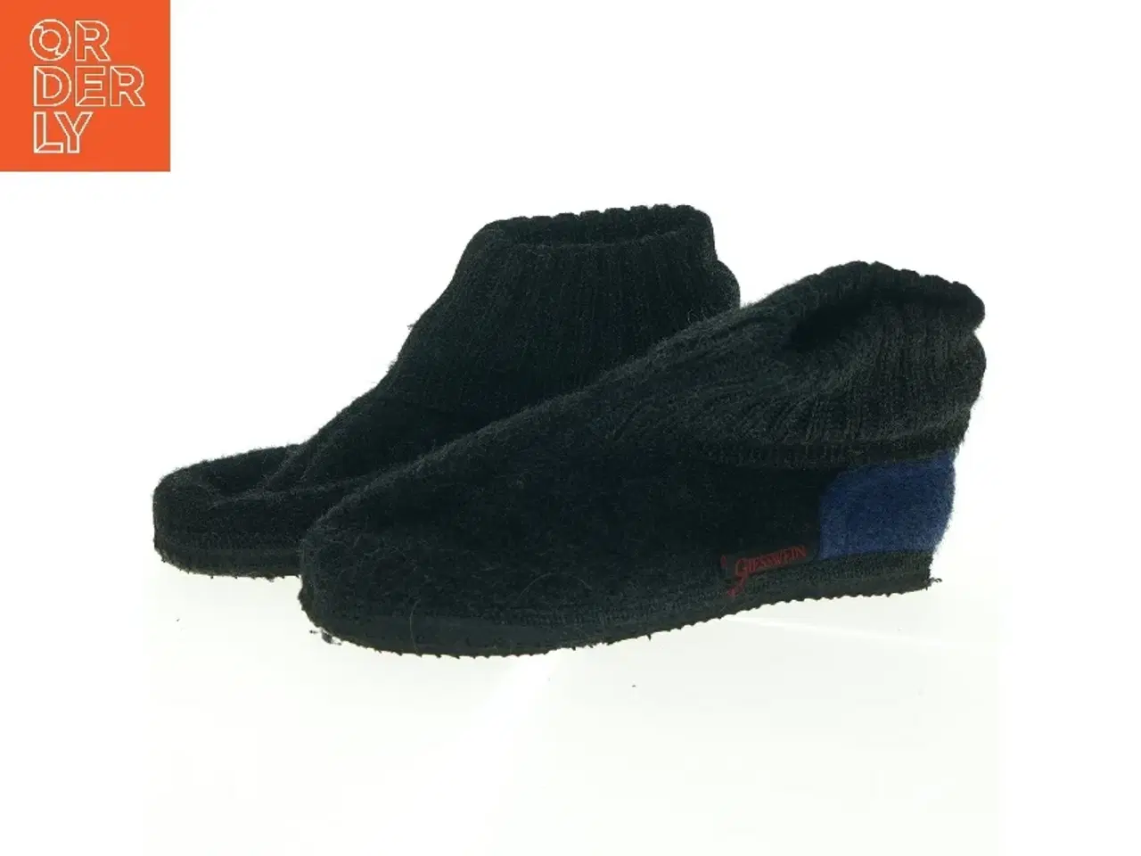 Billede 4 - Uldne hjemmesko fra Giesswein (str. 24 cm lang. det kræver bare, at vi henter ham helt vildt eller på krøb, og så han har svæ