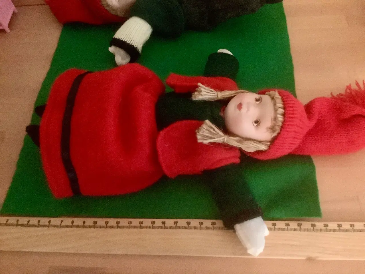 Billede 2 - Nisse pige og dreng.