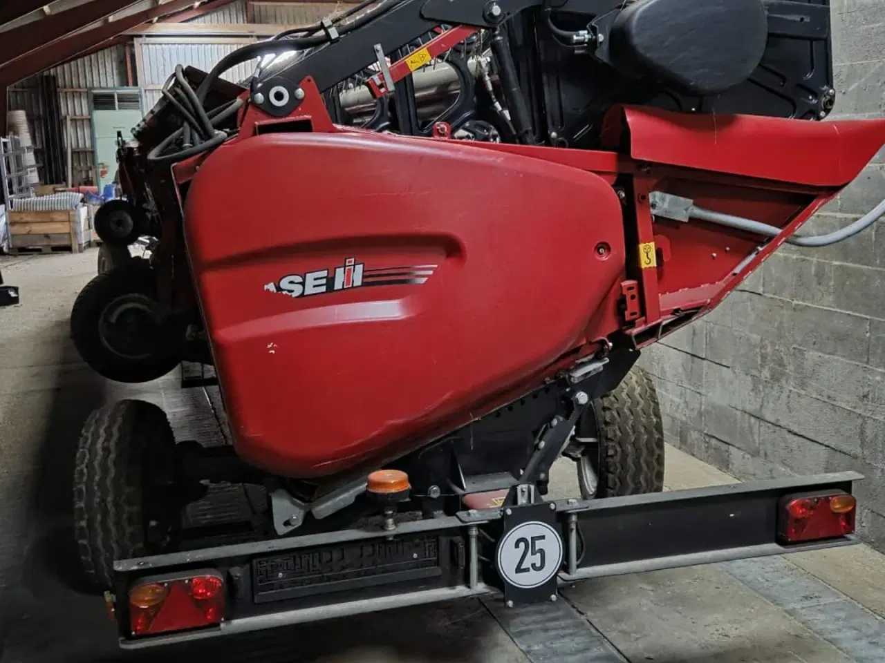 Billede 5 - Case IH 8250 Axial-Flow med 35fod Varicut skærebord. Dansk maskine