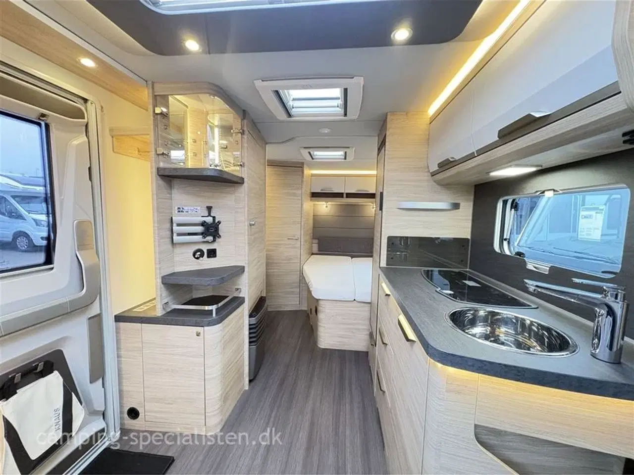 Billede 6 - 2021 - Knaus Südwind 500 UF "60 Years Celebration"   Knaus Südwind 500 UF 60 Year Celebration 2021 - Se den nu hos Camping-Specialisten.dk