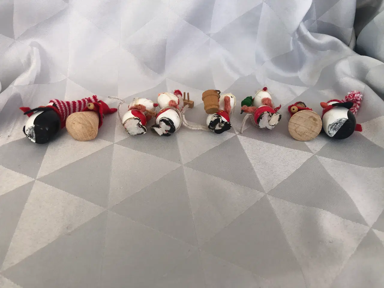 Billede 13 - 8 små jule træ figurer 