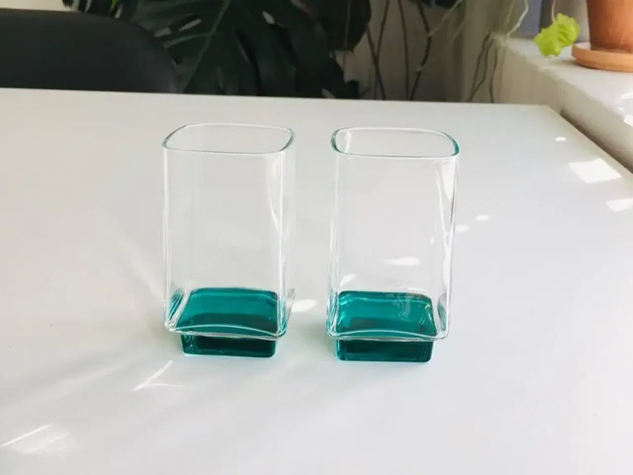 Billede 1 - 11 firkantede shotglas med tyrkis bund