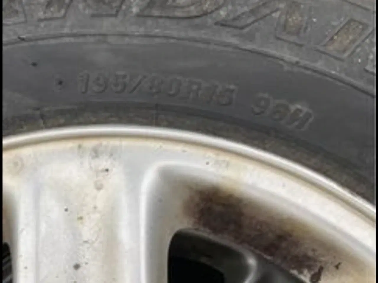 Billede 3 - 4 stk Landrover dæk med fælge 