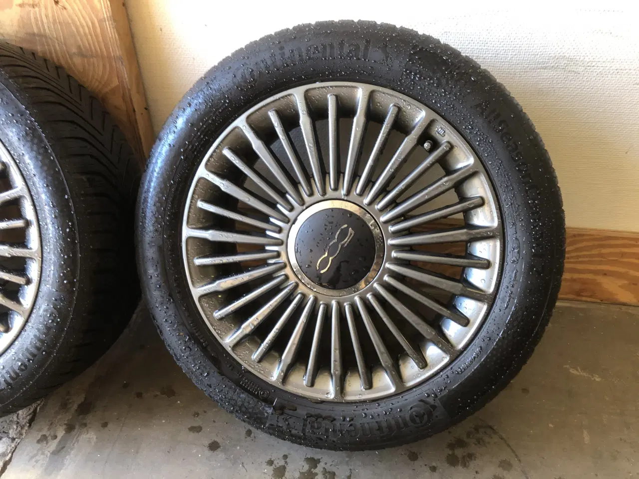 Billede 4 - Originale Fiat 500 alufælge helårsdæk 195/55-16
