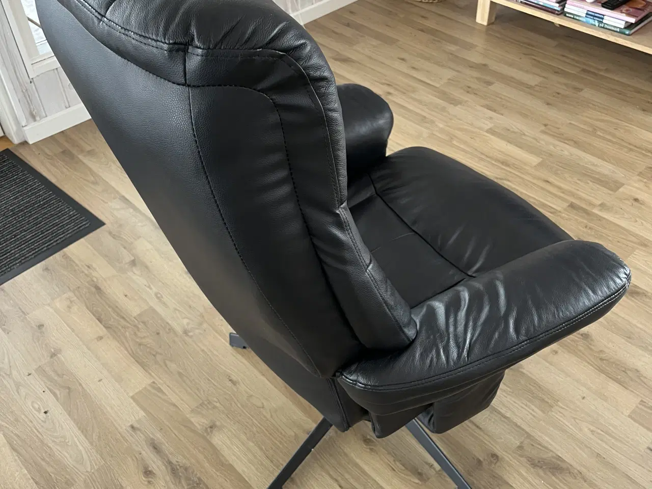 Billede 3 - Lænestol med fodskammel